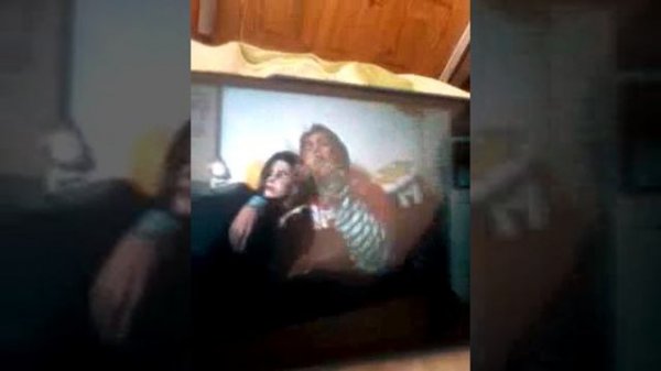 трил пил поет песню психбольной