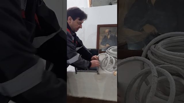 Замена шнура в крышке печки "Охота", часть вторая. смотреть онлайн