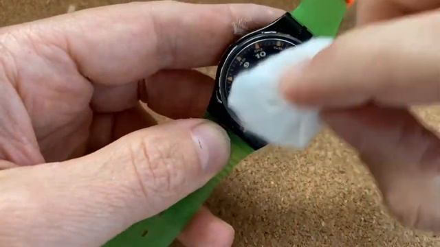 #08 - SWATCH STOP CHRONO - Come rimuovere graffi dal vetro plexiglass - WatchNewBie смотреть онлайн