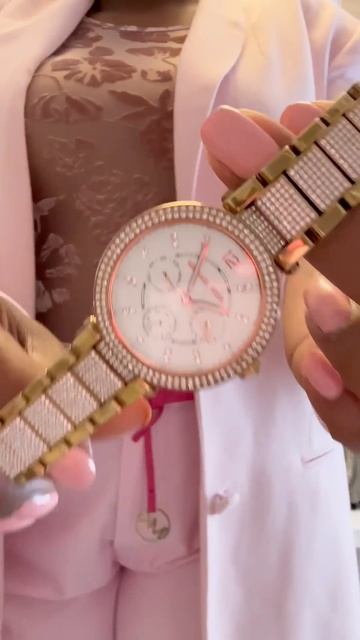 #GRWM to go to a pink party wearing items I thrifted. #shorts #thriftedfashion #thrifted смотреть онлайн