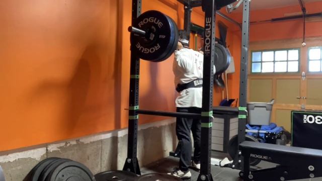 SBS Hypertrophy week 15 day 1 squat 240 lbs x12 смотреть онлайн