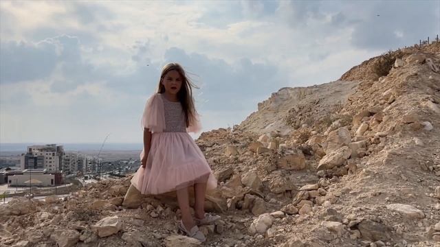 Неужели уйдешь? - Ангелина Одарчук | кавер на песню Дарина Кочанжи смотреть онлайн