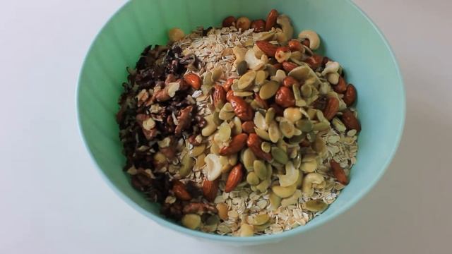 САМЫЙ ПРОСТОЙ И ПОЛЕЗНЫЙ рецепт домашней гранолы | мюсли без сахара и меда | вкусная идея на завтра смотреть онлайн