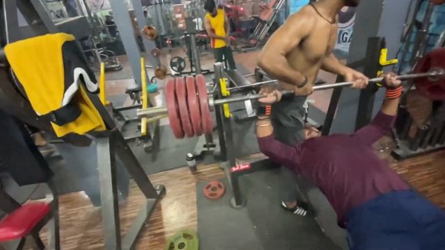 80 kg banch press 🫣 55 kg body weight lets Go @PunitKumarfitness смотреть онлайн