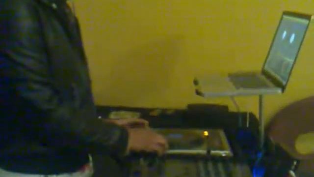Dj Helio Baiano no Cd de Carro,dia 5 de Agosto de 2011.mp4 смотреть онлайн