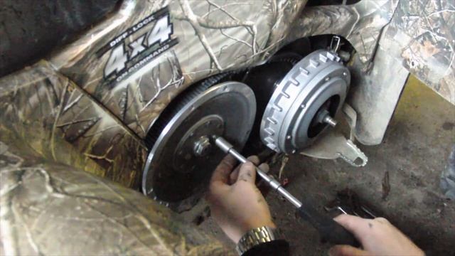 Yamaha Grizzly 700 Riemenwechsel смотреть онлайн