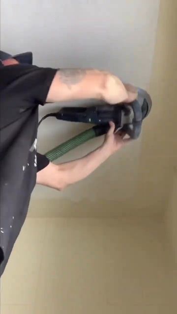 Removing old ceiling texture with the RG 130 renovation grinder. смотреть онлайн