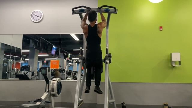 50 Pull ups and 100 Dips with 25lb weight in Under 10 Mins смотреть онлайн