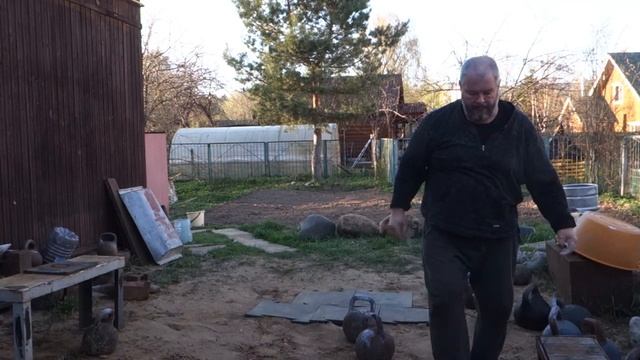 ЖИМ РЫСКУН НА ЛАДОНИ С ГИРЯМИ 55+54 КГ 55 KG KETTLEBELL PRESS BY HOLDING 54KG IN THE LEFT HAND смотреть онлайн