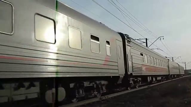 ЧС2-280 с поездом №16 Москва - Екатеринбург, ст.Ревда смотреть онлайн