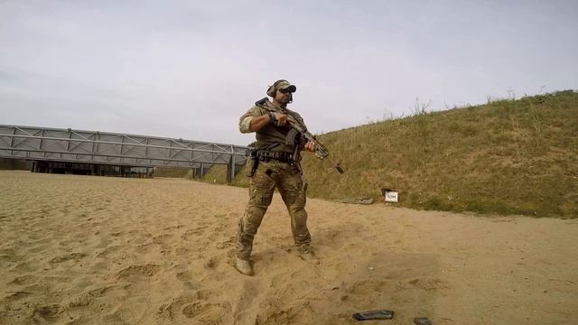 Перезарядка АКМ: Западный стиль против русского смотреть онлайн