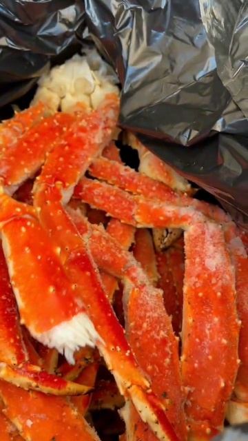 Сочный краб #морепродукты #морскиеделикатесы смотреть онлайн