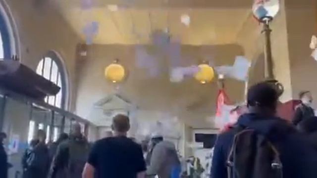 ️В 13-ом округе Парижа протестуют коммунальщики.
Они недовольны увеличением рабочих часов. смотреть онлайн