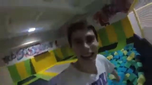 24 часа в батутной арене смотреть онлайн