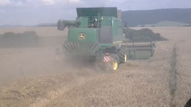 V kombajne John Deere W650 смотреть онлайн