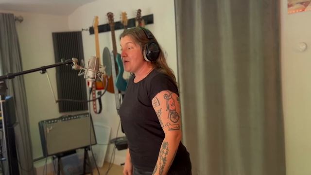 Heather sings Barracuda смотреть онлайн