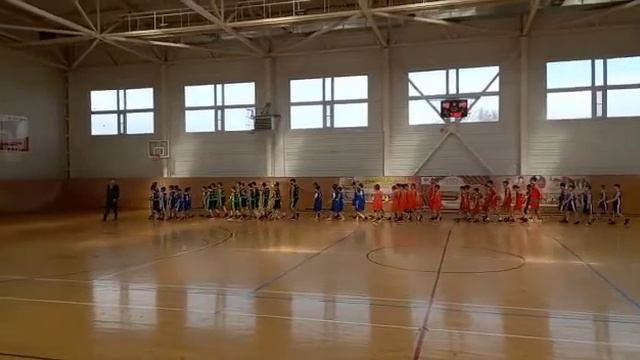 парад баскетболистов! Соревнования вчера шли 8 часов!!!!! смотреть онлайн