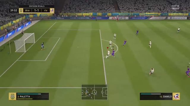 FIRST WIN!! FIFA 19 ULTIMATE TEAM E2 смотреть онлайн