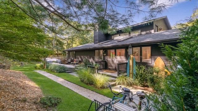 Hamptons Beach House смотреть онлайн