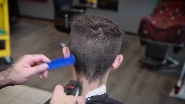 🔥HOW TO DO A TAPER HAIRCUT🔥HOW TO CUT HAIR TUTORIAL😎TAPER HAIRCUT TUTORIAL💰 смотреть онлайн