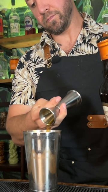 Black Mamba #cocktail #tikicocktails #drink смотреть онлайн