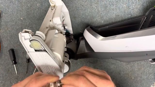 Vacuum Repair Man Shows How To Service A Bissell Crosswave--brush Drive Clean Out