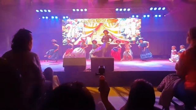 Chic Supercalifragilisticoespialidoso 2019 en Arakur смотреть онлайн
