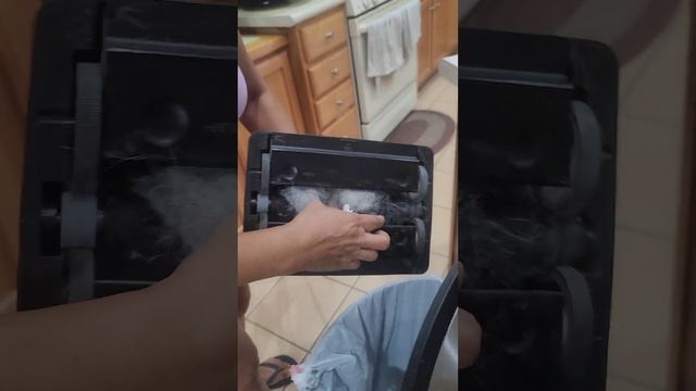 Bissel Easy Sweep Compact Carpet & Floor Sweeper is the best sweeper for my friend смотреть онлайн