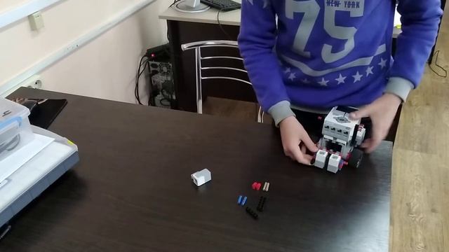 Добавляем третий датчик цвета к роботу CLEV3R Simple смотреть онлайн