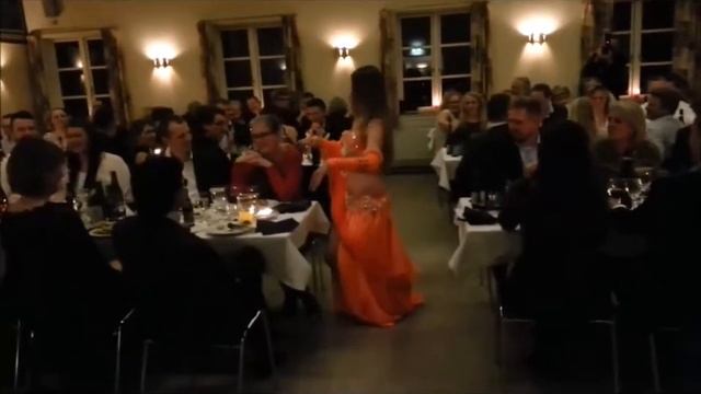 Fun with my Audience ! Asia - Art of Oriental Dance . 21.12.2015 смотреть онлайн