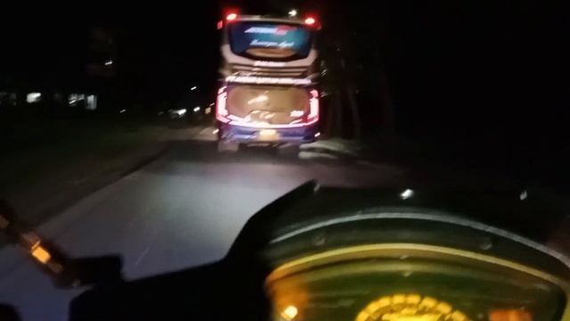 Lari bus Als 220 reborn di Trip Perdana menuju jogja #als220Reborn #als220 #busals #busmania смотреть онлайн