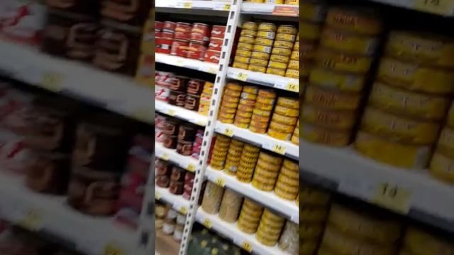 Нашествие "голодающегонарода" с целью купить вареник по штучно. смотреть онлайн