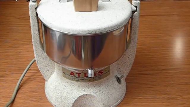 Atlas Juice Master Juicer смотреть онлайн