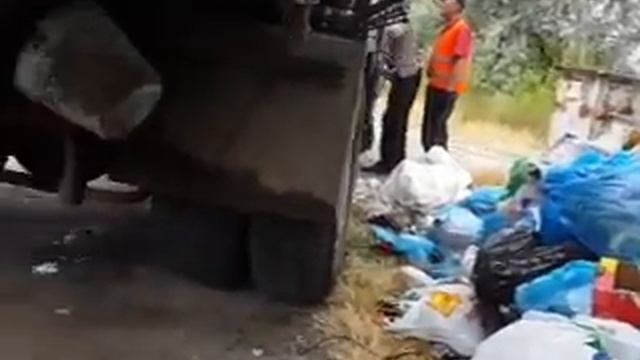 Борьба с мусором. Бердянск коса 2014 смотреть онлайн