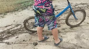 ЕЗДА ПО ГРЯЗИ НА ВЕЛОСИПЕДЕ! *очень скользко*