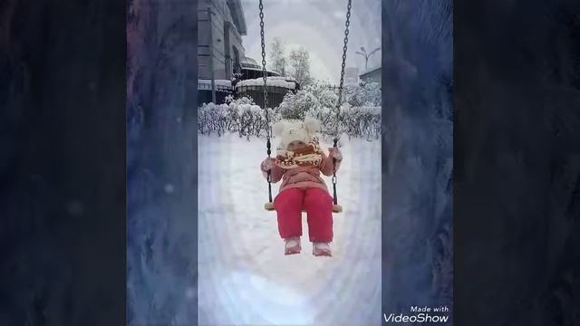 Учимся качатся на качелях! смотреть онлайн