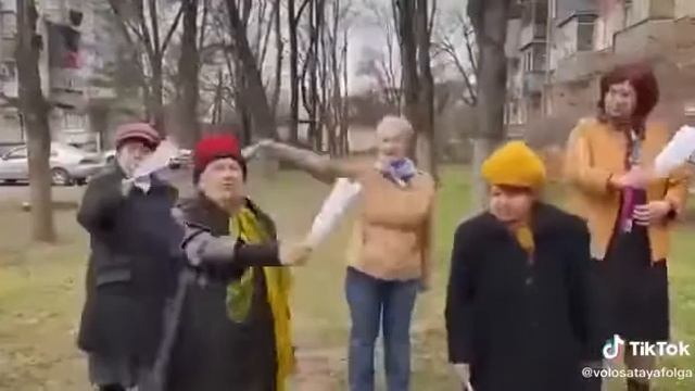 Заклинание бабушек против смертельного вируса😂😰 смотреть онлайн