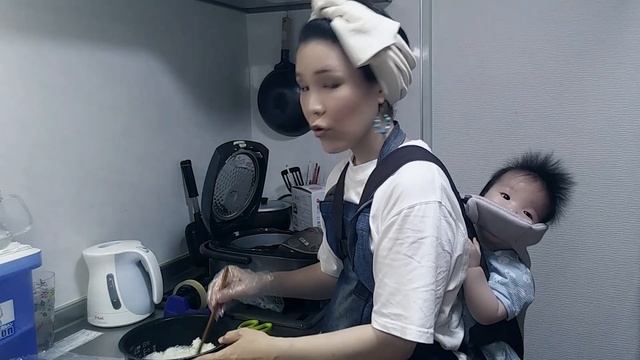 おかよちゃんの食べる甘酒（かよまよ）Amazake смотреть онлайн
