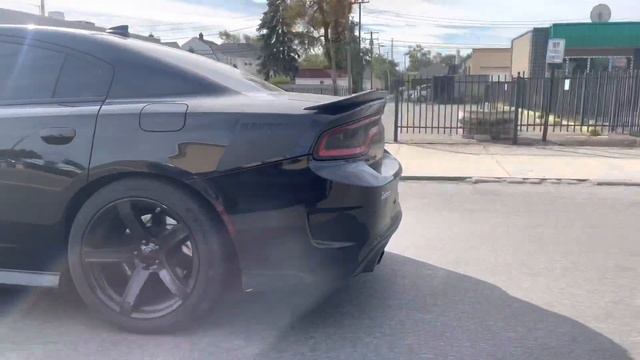 LONG TUBE CATLESS HEADERS WITH MID MUFFLER DELETE SCAT PACK CHARGER EXHAUST SOUND AND ACCELERATION! смотреть онлайн