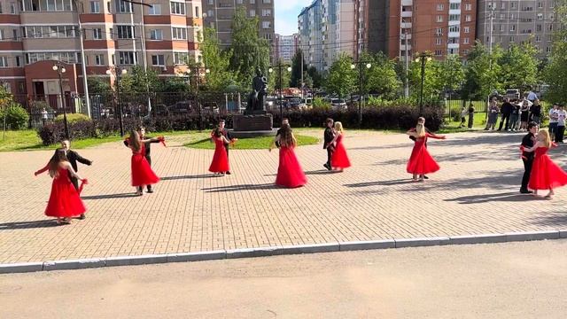 Выпускной вальс , танец Сансара 27.06.2024. 9В класс! смотреть онлайн