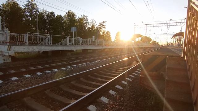 сапсан эвс2-02 летит на высокой скорости в Москву по станции Славянка смотреть онлайн
