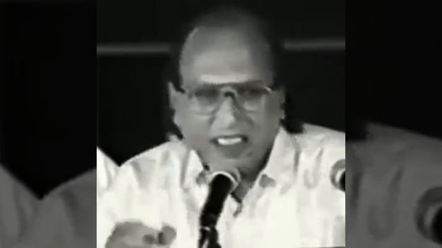 log toot jate hain ek ghar banane mein || awesome shayari ❤❤ || смотреть онлайн