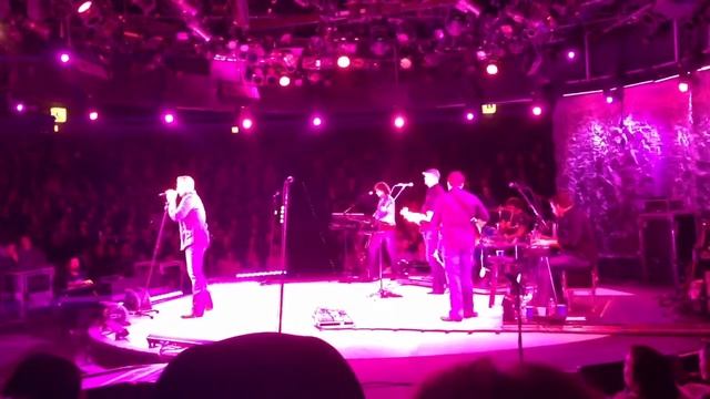 Neon - Chris Young - NYCB Theatre at Westbury - 02/17/13 смотреть онлайн