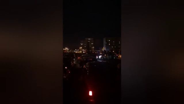 На Металлисте выстроили пальцы Live Strong из машин смотреть онлайн