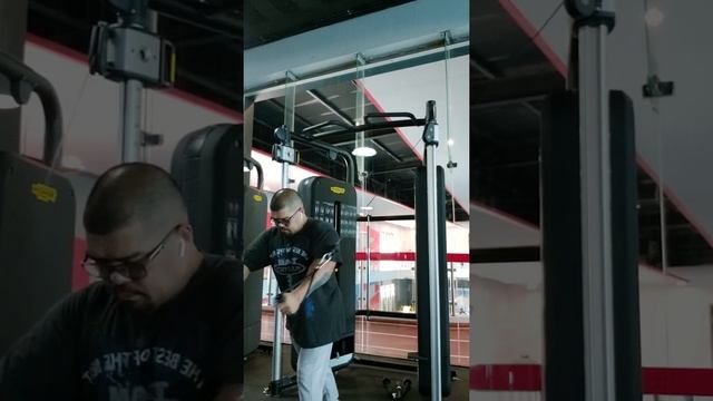 Chest Workout: 3-4 Sets 10-12 Reps...Rest interval in between sets 40 seconds to 1 minute! смотреть онлайн