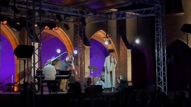 Célia Kameni & Alfio Origlio Festival A la folie pas du tout / Bourg-en-Bresse 27 août 2022 смотреть онлайн