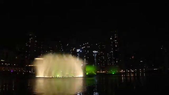 Поющие фонтаны в Дубае (февраль 2012 г).mp4 смотреть онлайн