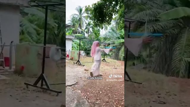 View Chin Beraya Di Kampung Mira смотреть онлайн