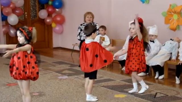 Танец божих коровок смотреть онлайн