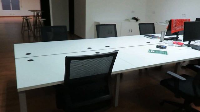 Las oficinas de TORBE convertidas a espacio Coworking смотреть онлайн